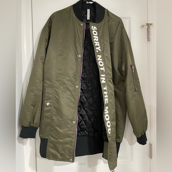 Mens Zara green bomber jacket “not in the mood” - Picture 2 of 8